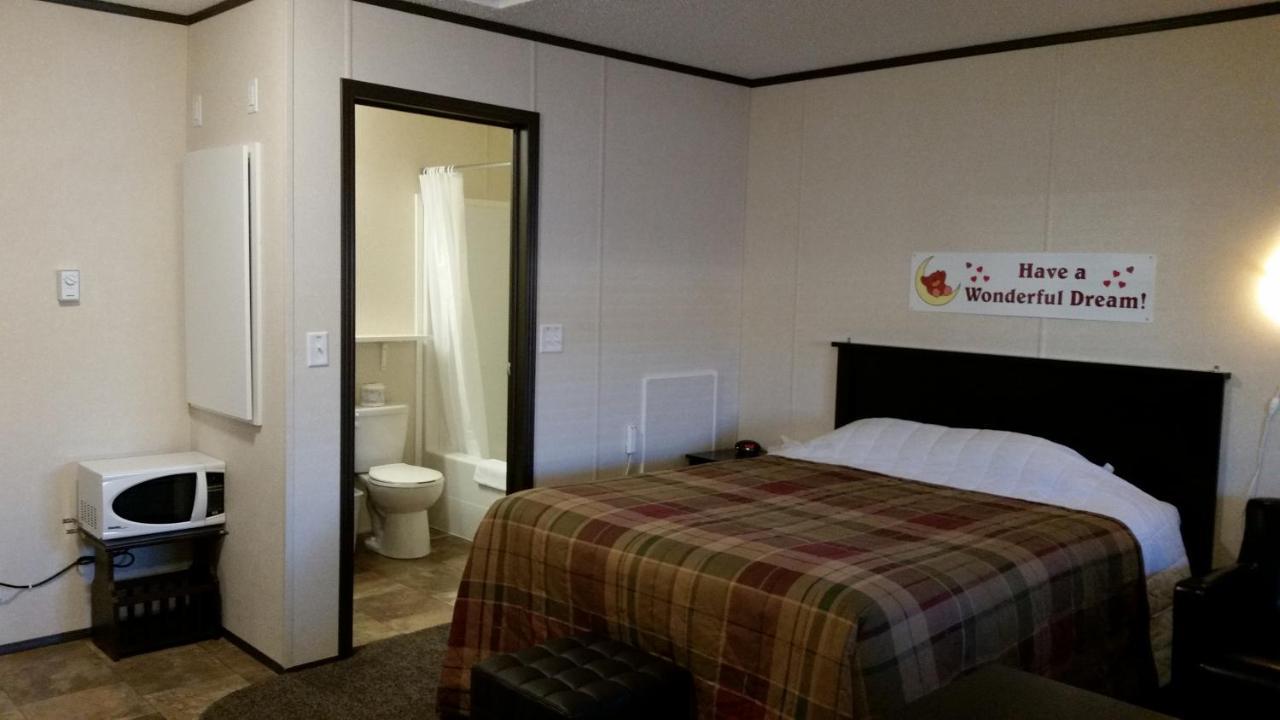 Bear'S Den Lodge Shaunavon Zewnętrze zdjęcie