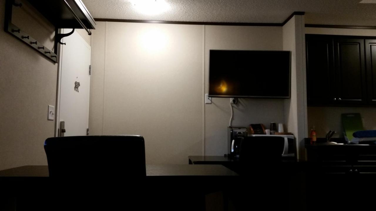 Bear'S Den Lodge Shaunavon Zewnętrze zdjęcie