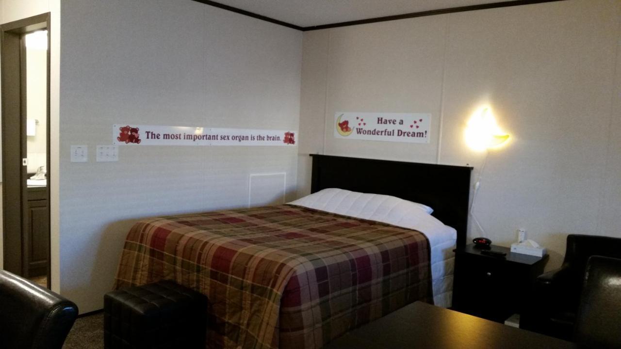 Bear'S Den Lodge Shaunavon Zewnętrze zdjęcie