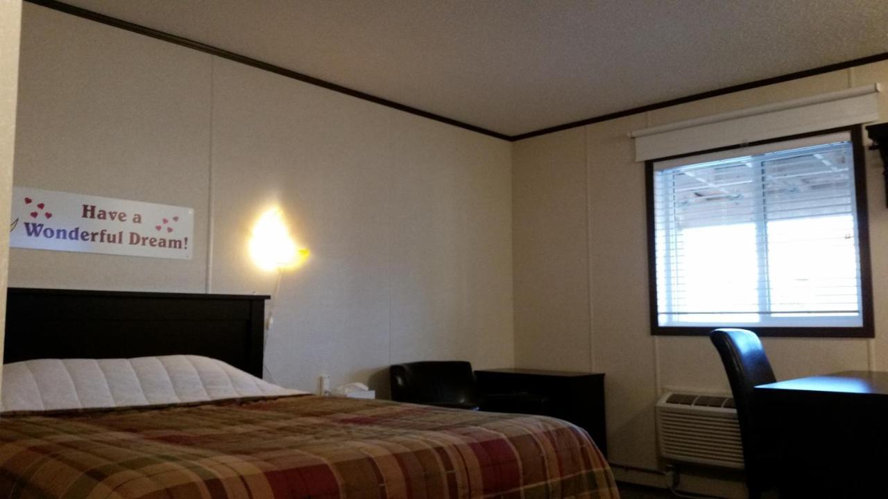 Bear'S Den Lodge Shaunavon Zewnętrze zdjęcie